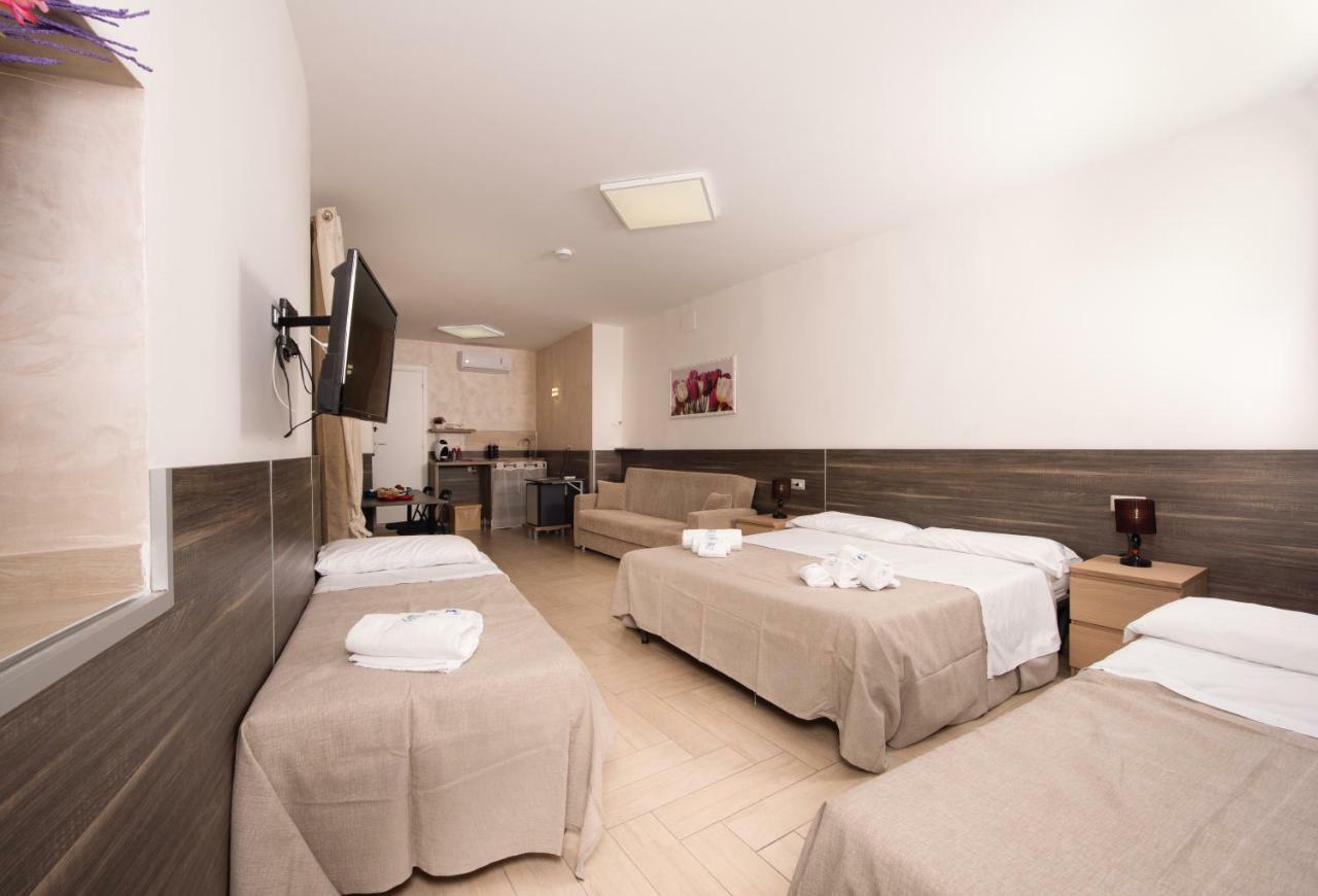 Deluxe Family Room