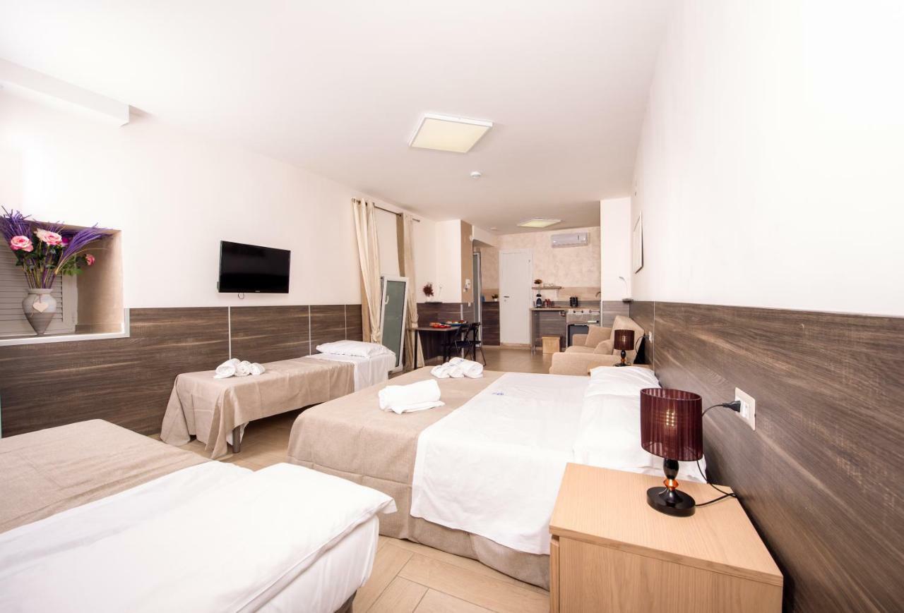 Deluxe Family Room