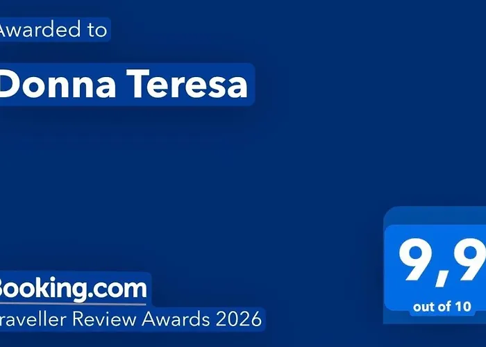 Hotel Jacuzzi: Donna Teresa